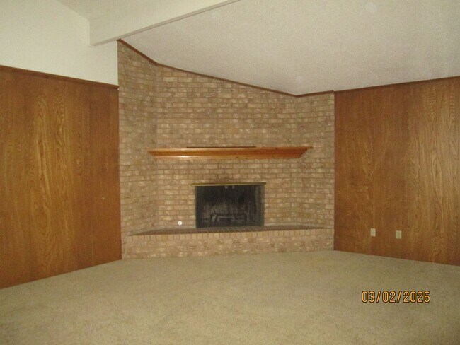 Building Photo - 805 Garland