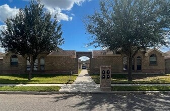 Building Photo - 16 Upland Dr