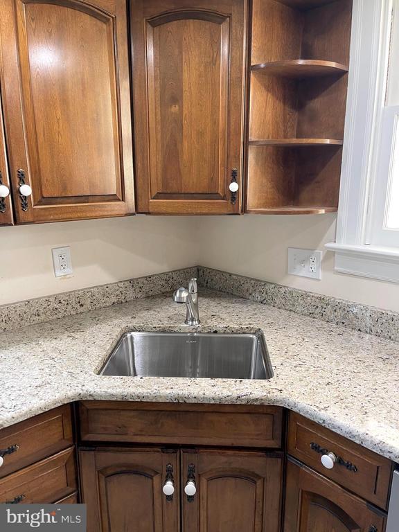 Foto del edificio - 27 W High St