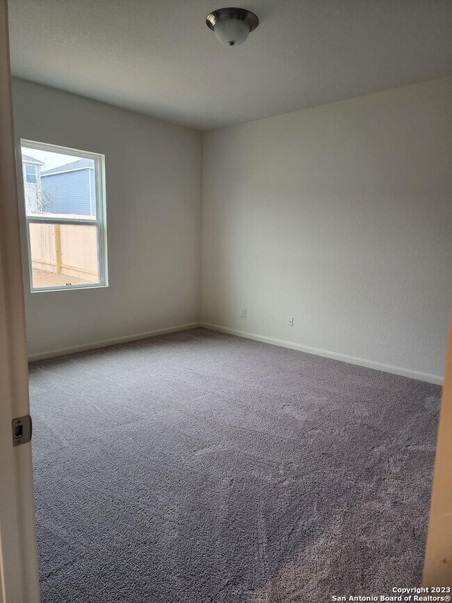 Foto del edificio - 5222 Flying Hooves