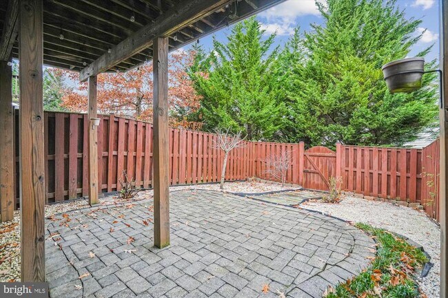 Foto del edificio - 8882 Montjoy Pl
