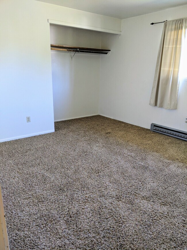 Bedroom 2 - 515 NW State St