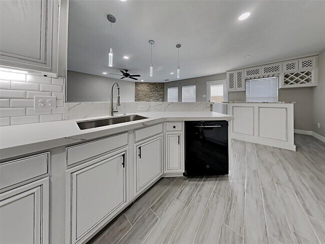 Building Photo - 6610 Stonefort Ct