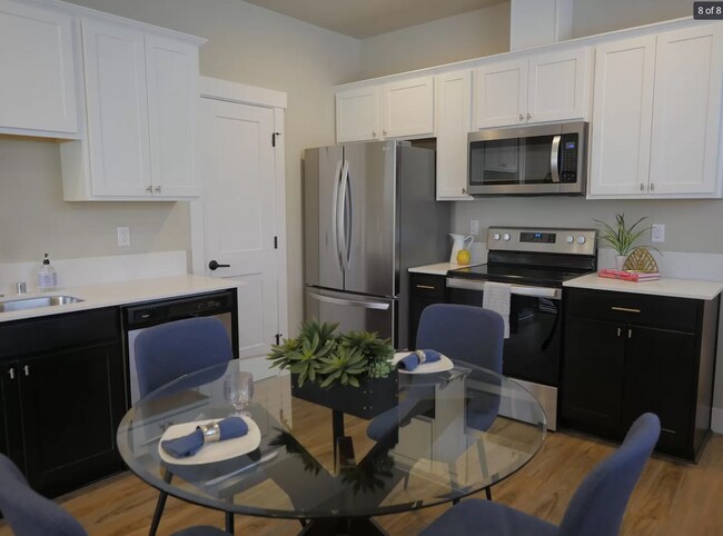 Foto del edificio - 1096 E Fairhaven Ave
