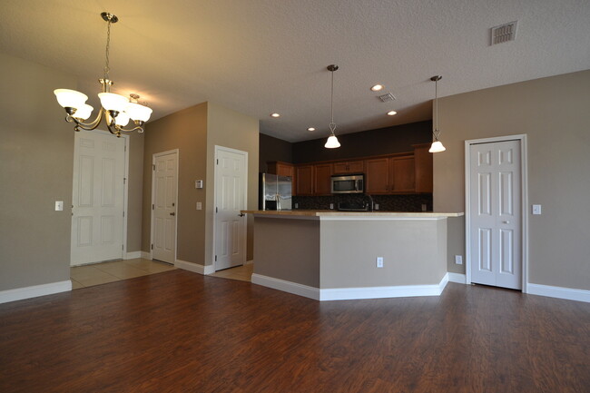 Foto del edificio - Gorgeous 3/2.5 Townhome in Gated Community...