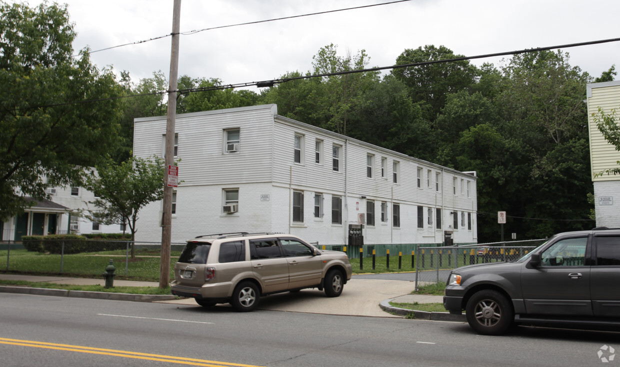 Building Photo - Benning Road Housing Cooperative