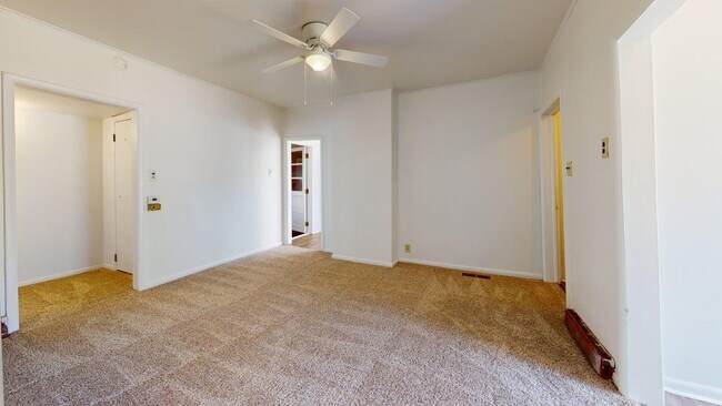 Foto del edificio - Downtown Ames Duplex - Main Floor Unit
