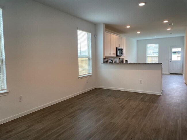 Building Photo - 1328 Bright Hl Dr