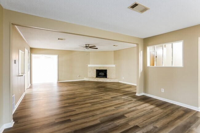 Foto del edificio - Charming Sherwood Home