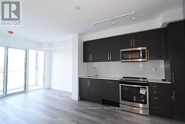 Building Photo - 5180-5180 Yonge St