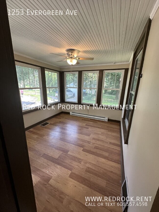 Foto del edificio - 1253 Evergreen Ave