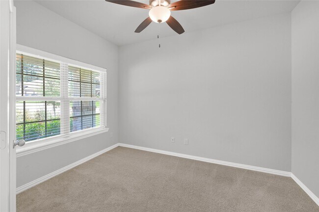 Building Photo - 175 Gray Pne Grv