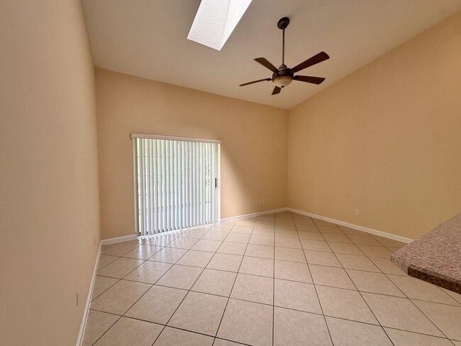 Foto del edificio - Ready for rent now!