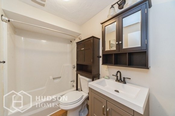 Foto del edificio - 38 Hapgood Rd