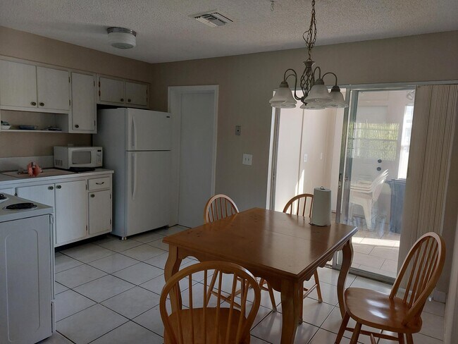 Building Photo - 2806 Imperial Cir