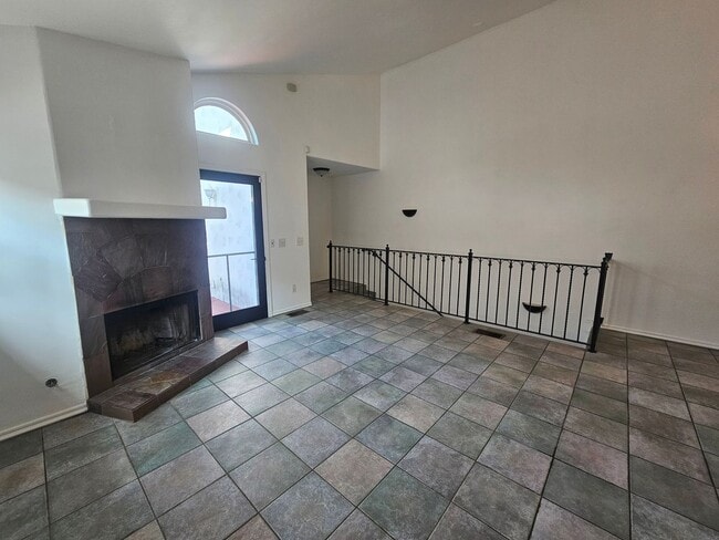 Foto del edificio - 1649 Sargent Pl