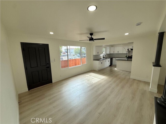 Foto del edificio - 564 W MacArthur Ave