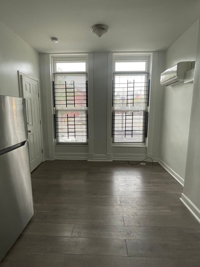 Foto del edificio - Quaint Charles Village Studio w/ A/C & W/D...