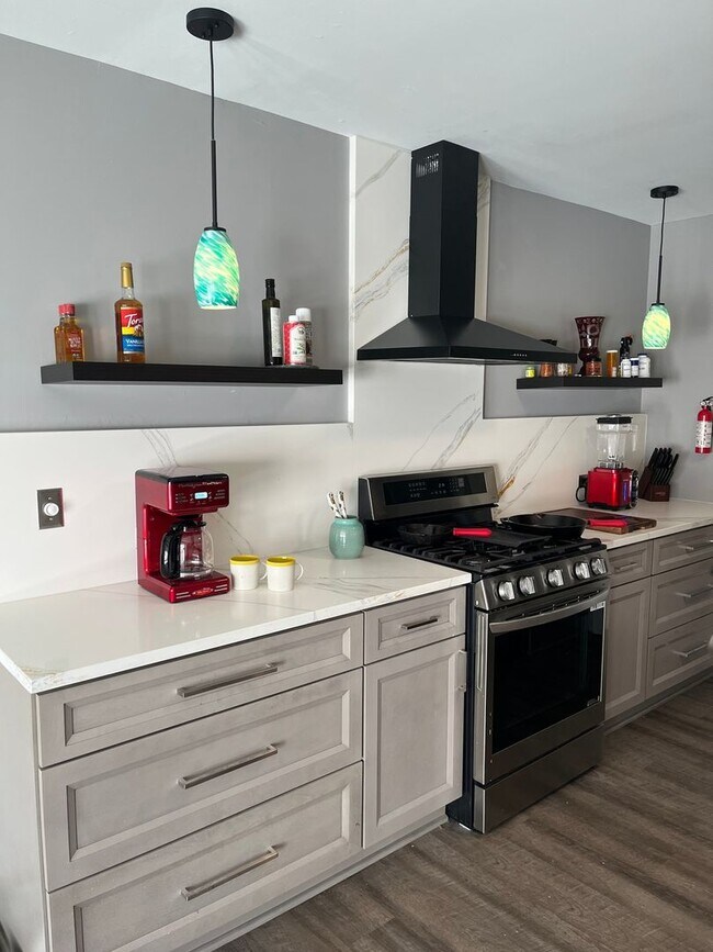 Foto del edificio - Spacious 4BR House in Atlanta