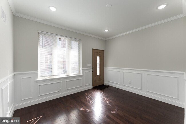 Building Photo - 515 Sigel St