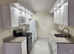 Building Photo - 50 Aiken St