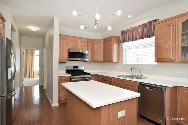 Building Photo - 13060 Drendel Rd