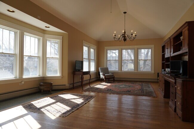 Foto del edificio - 416 N Grove Ave