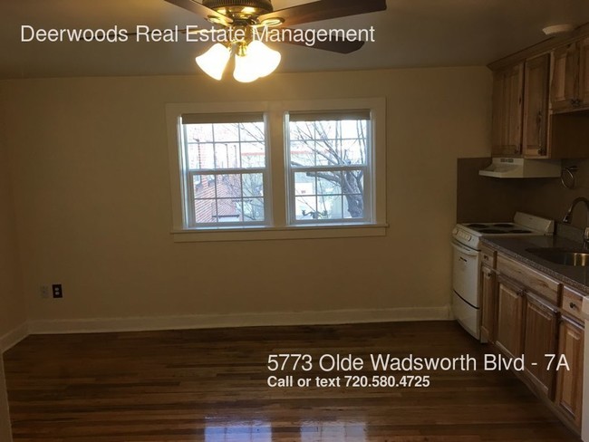 Foto del edificio - 5773 Olde Wadsworth Blvd