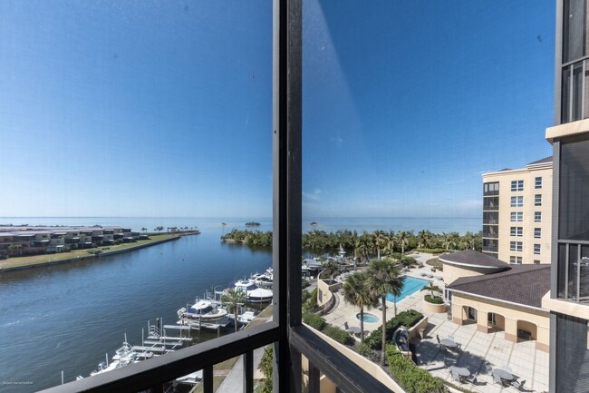 Foto del edificio - PARADISE ON THE WATER- LUXURY CONDO WITH F...