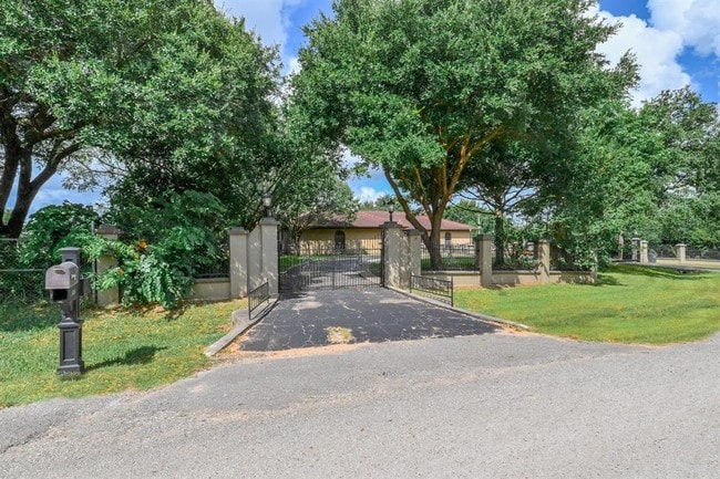 Building Photo - 4204 Wade Ln