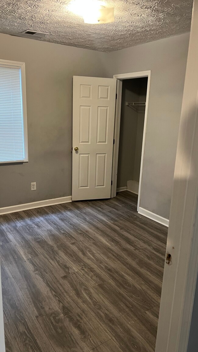 Foto del edificio - 326 E High St