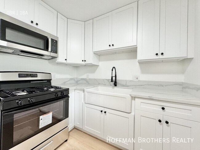 Foto del edificio - 5723 Willowcrest Ave