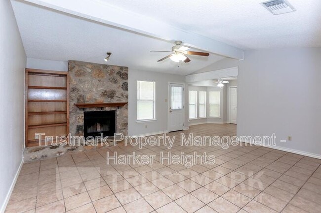 Building Photo - 1505 Spicewood Cir
