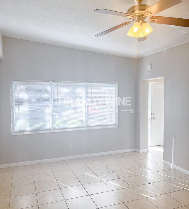 Building Photo - Celebrate 2024 with a Home that Sparkles! ...
