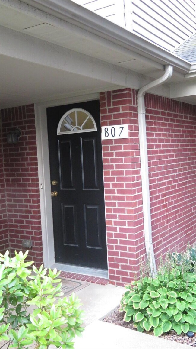 Foto del edificio - 807 Addington Ln