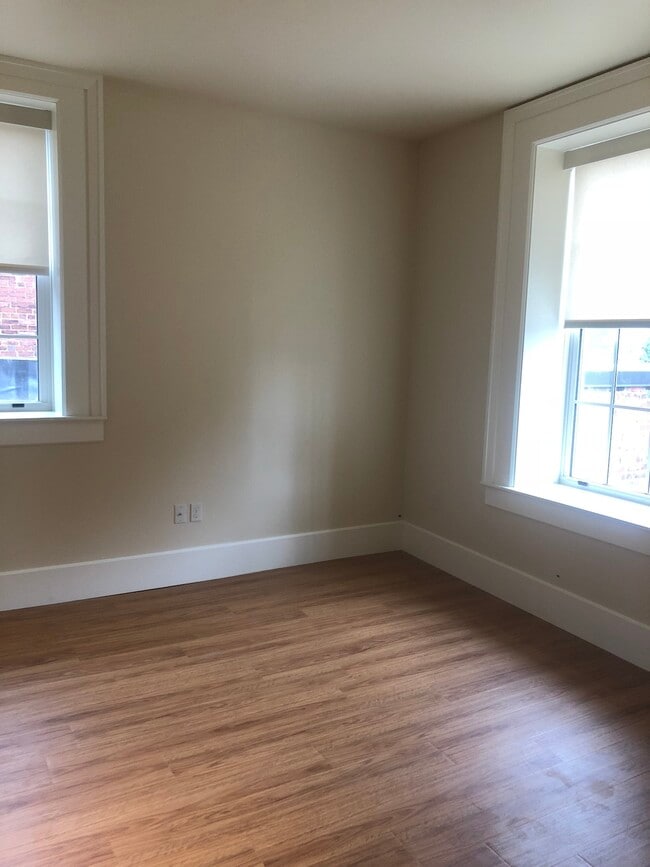 Building Photo - 400 South Superior Street, Unit Loft 202