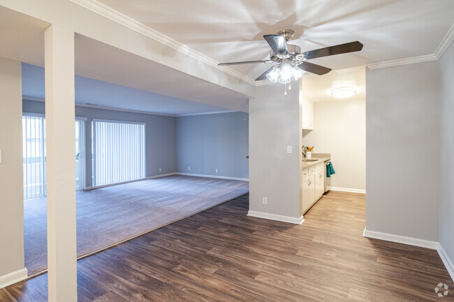 Dining Area - The Wellesley Crescent Apartments