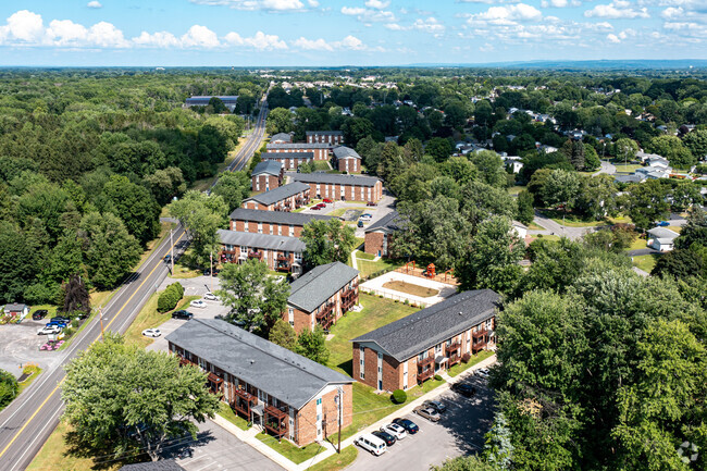 Foto del edificio - Brentwood Village Apartments