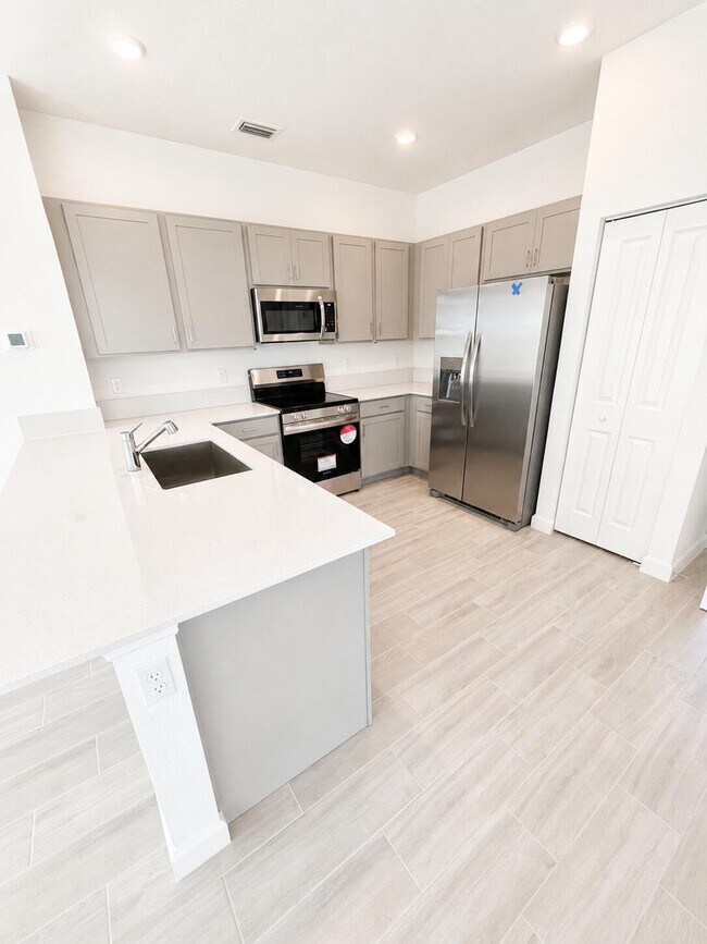 Building Photo - 4345 Pond Lily Ln