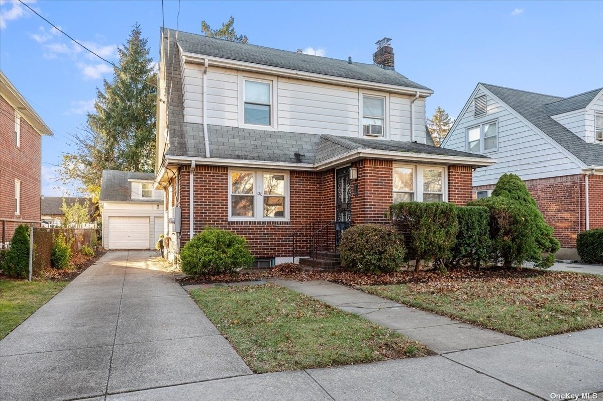 120 Emerson Ave, Floral Park, NY 11001 Room for Rent in Floral Park