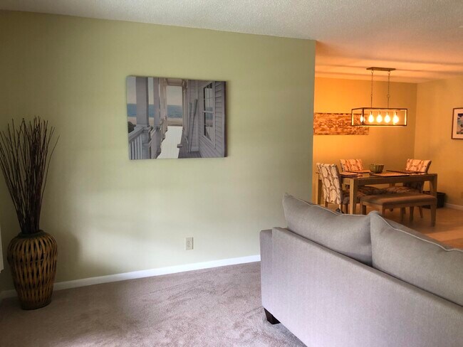 Foto del edificio - 405 High Point Blvd