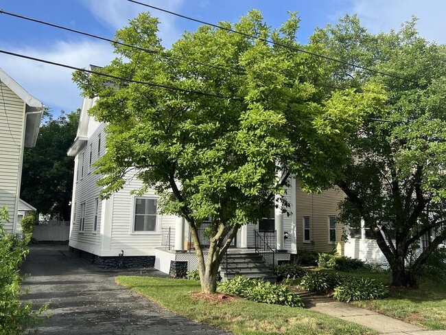 Building Photo - 11 Lawn Ave