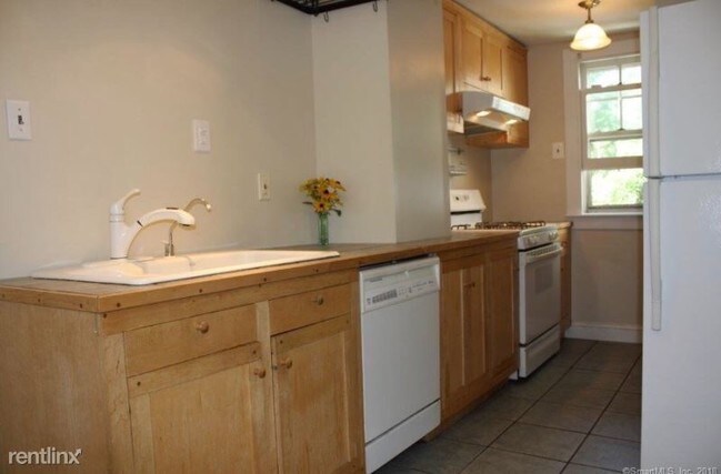 Building Photo - 2 br, 1 bath Apartment - 82 East Pearl Street