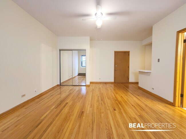 Foto del edificio - 635 W Barry Ave