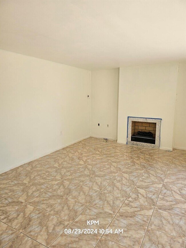 Building Photo - 3358 Meridian Way N