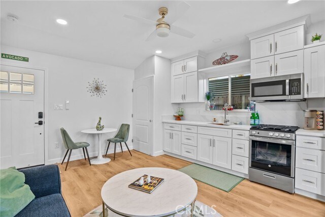 Foto del edificio - 426 Jacaranda Pl