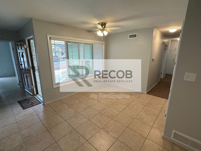 Building Photo - 4859 Campanile Dr