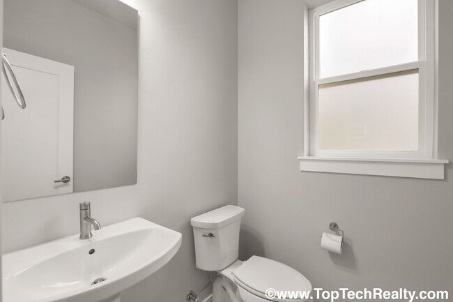 Building Photo - Gorgeous Modern New Construction 3BD · 2.5...
