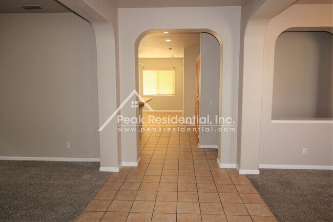 Building Photo - 4 br, 3 bath House - 9949 Sorrentino Drive