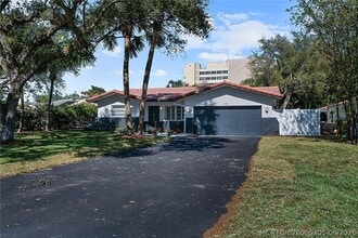 Building Photo - 807 NW 7th St